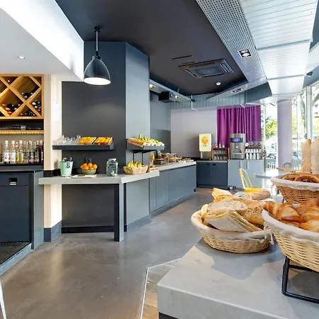 カンパニール クレルモン フェラン サントル 3* クレルモン・フェラン