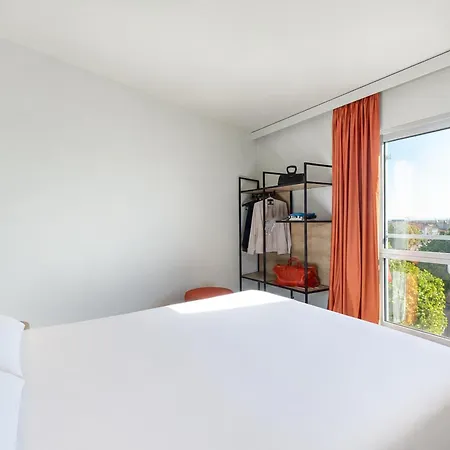 Ibis Centre Stade ホテル 3*
