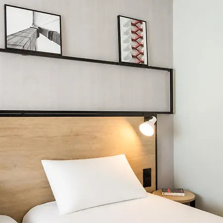 Ibis Centre Stade Hotel 3*