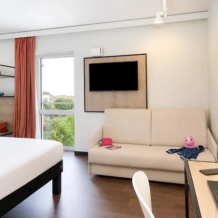Ibis Centre Stade Hotel