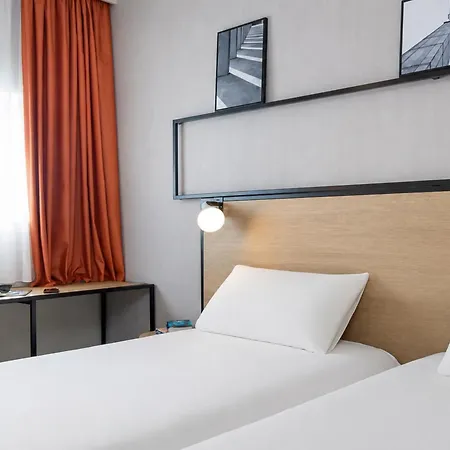 Hotel Ibis Centre Stade 3*