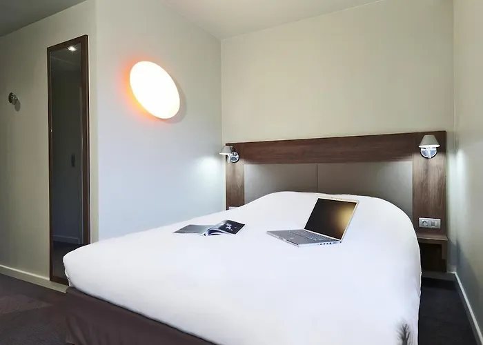 Campanile Ferrand Centre Hotell 3*