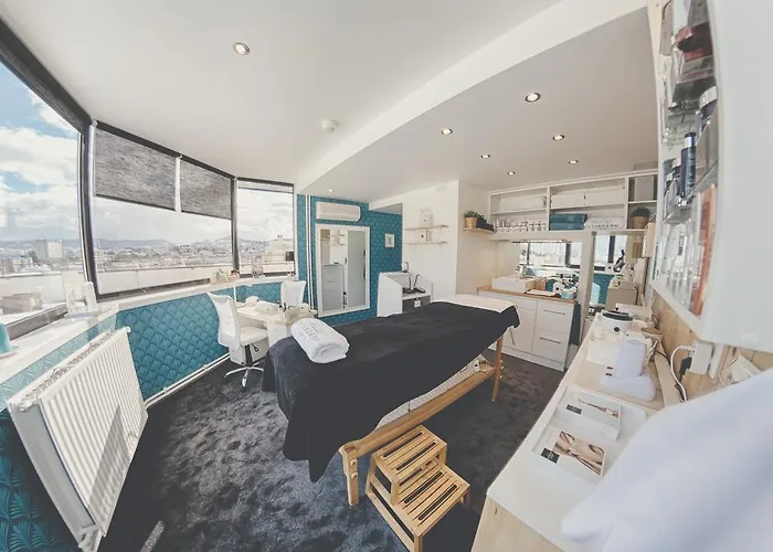 カンパニール クレルモン フェラン サントル ホテル