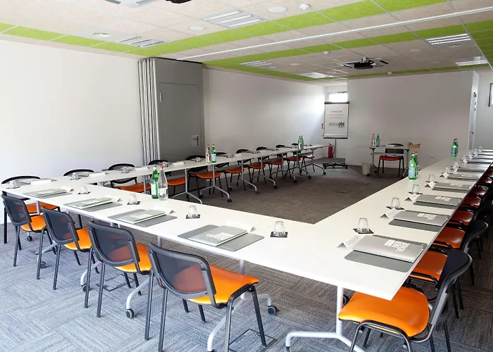 ホテル カンパニール クレルモン フェラン サントル