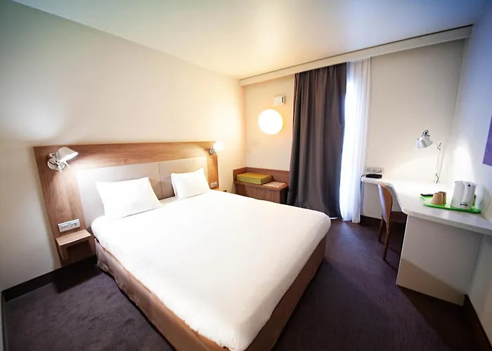 カンパニール クレルモン フェラン サントル 3*