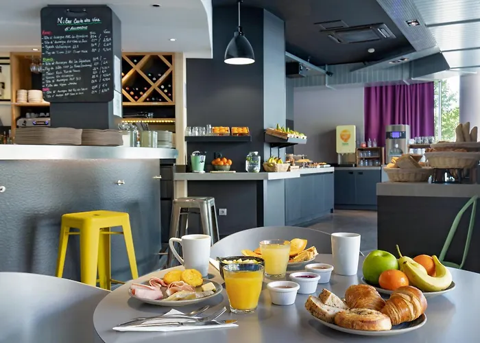 Campanile Ferrand Centre Hotell 3*