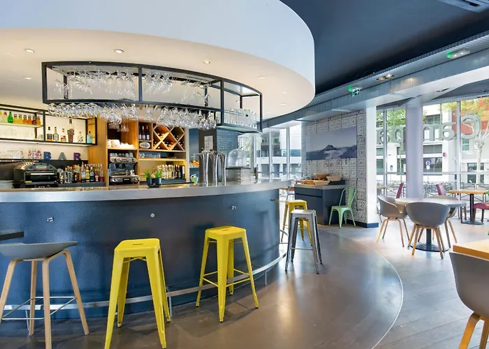 ホテル カンパニール クレルモン フェラン サントル 3*