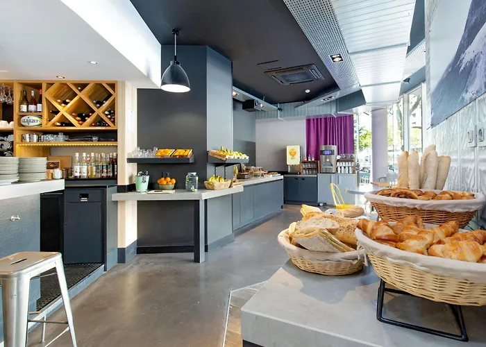 カンパニール クレルモン フェラン サントル 3* クレルモン・フェラン