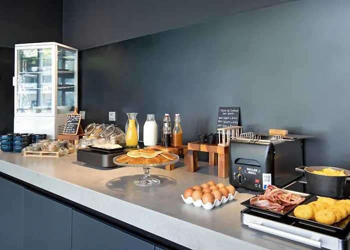 カンパニール クレルモン フェラン サントル ホテル 3*