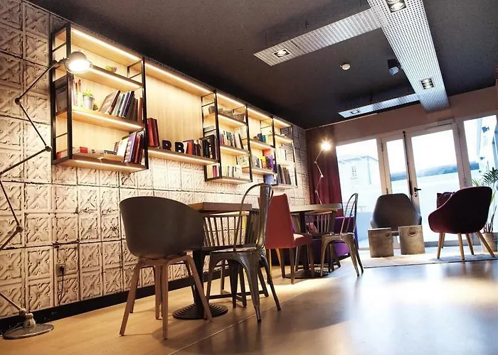 カンパニール クレルモン フェラン サントル 3*